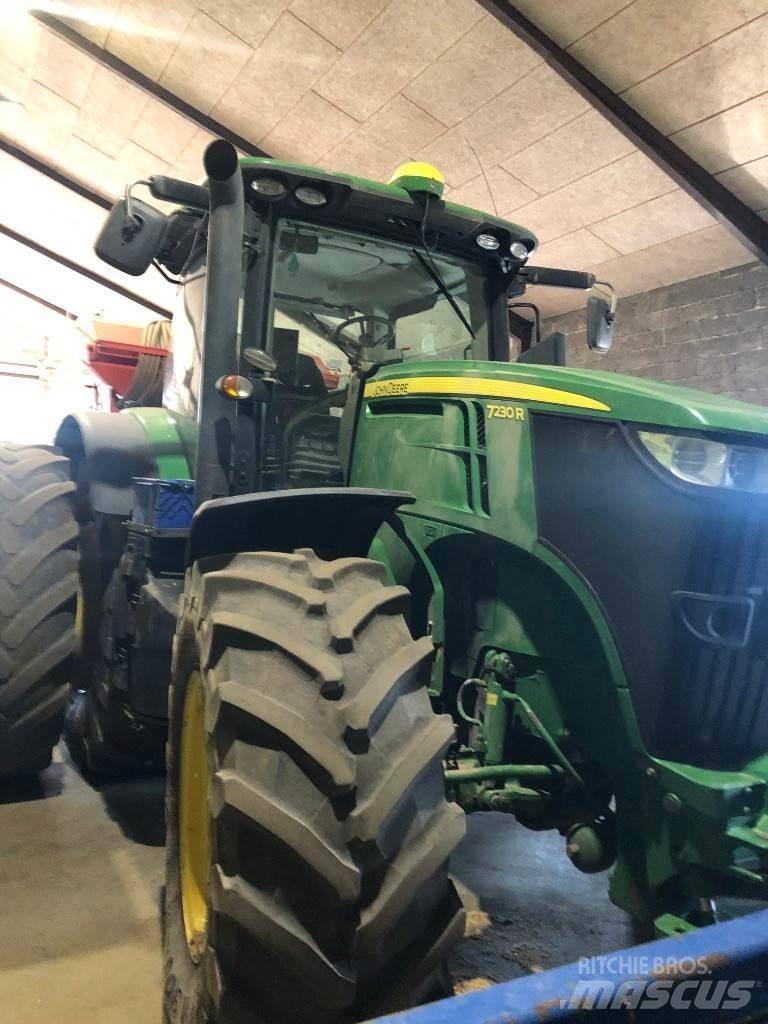 John Deere 7230 R Traktoriai