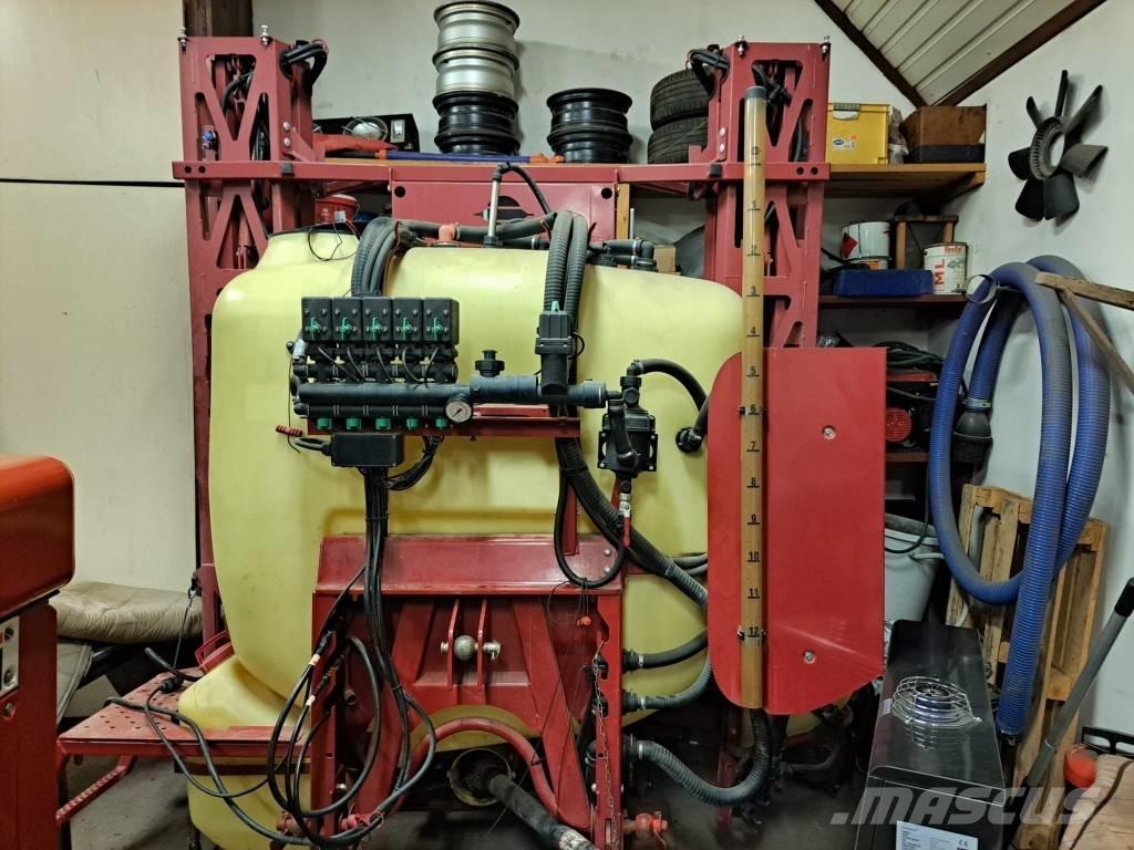 Hardi Master 1200 Įmontuoti purkštuvai