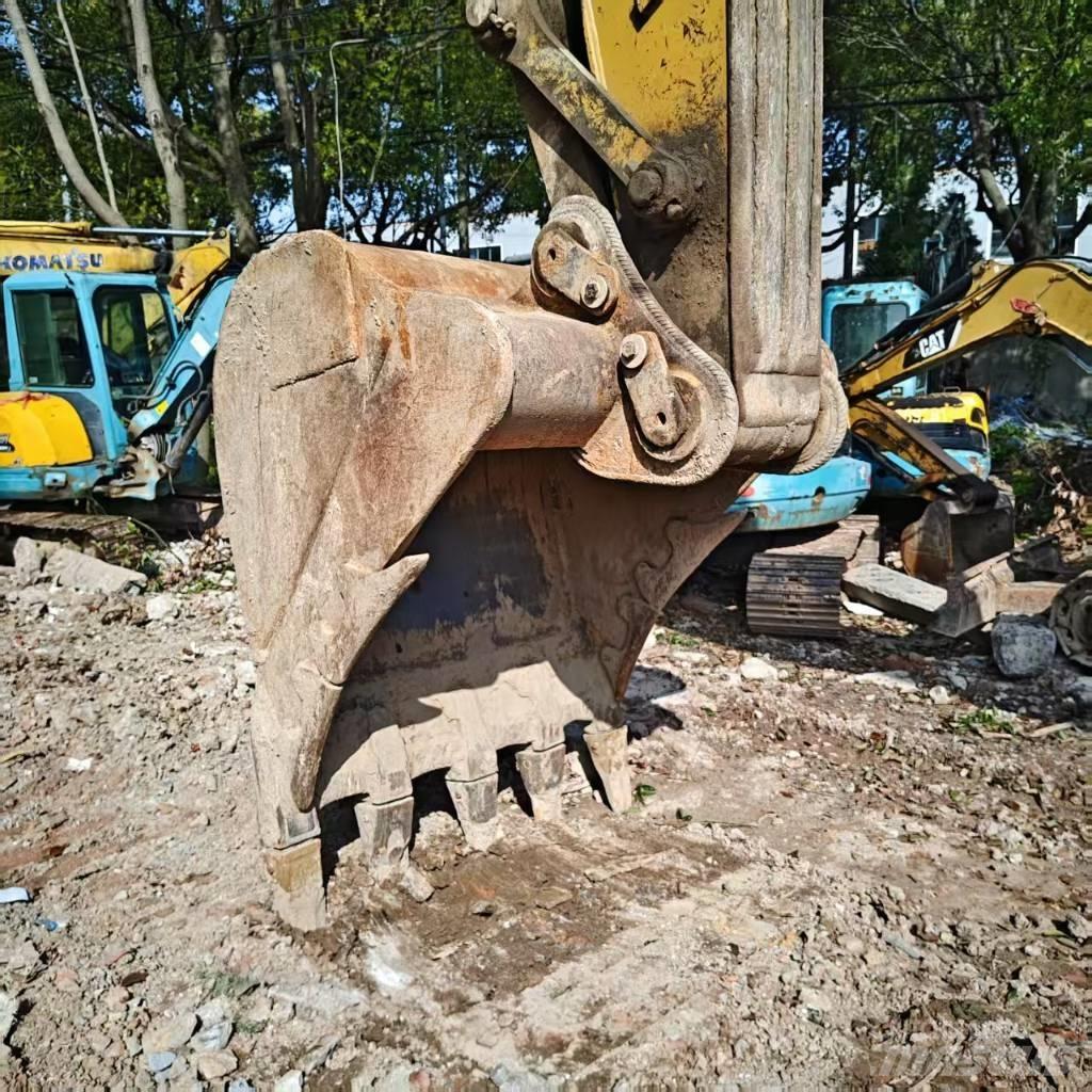 CAT 330 D Vikšriniai ekskavatoriai