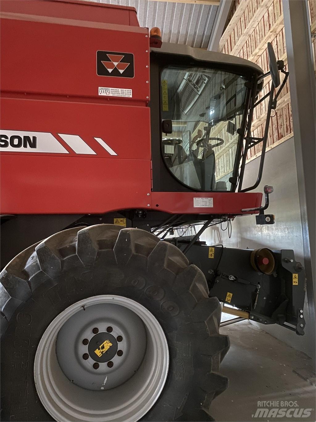 Massey Ferguson 7244 Derliaus nuėmimo kombainai
