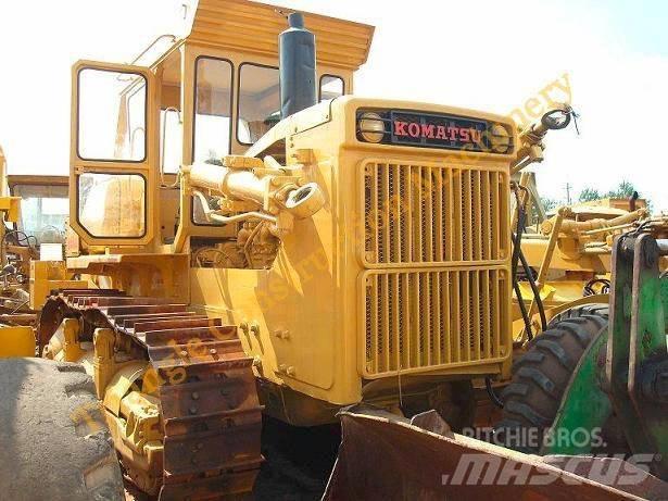 Komatsu d155a-1 Vikšriniai buldozeriai