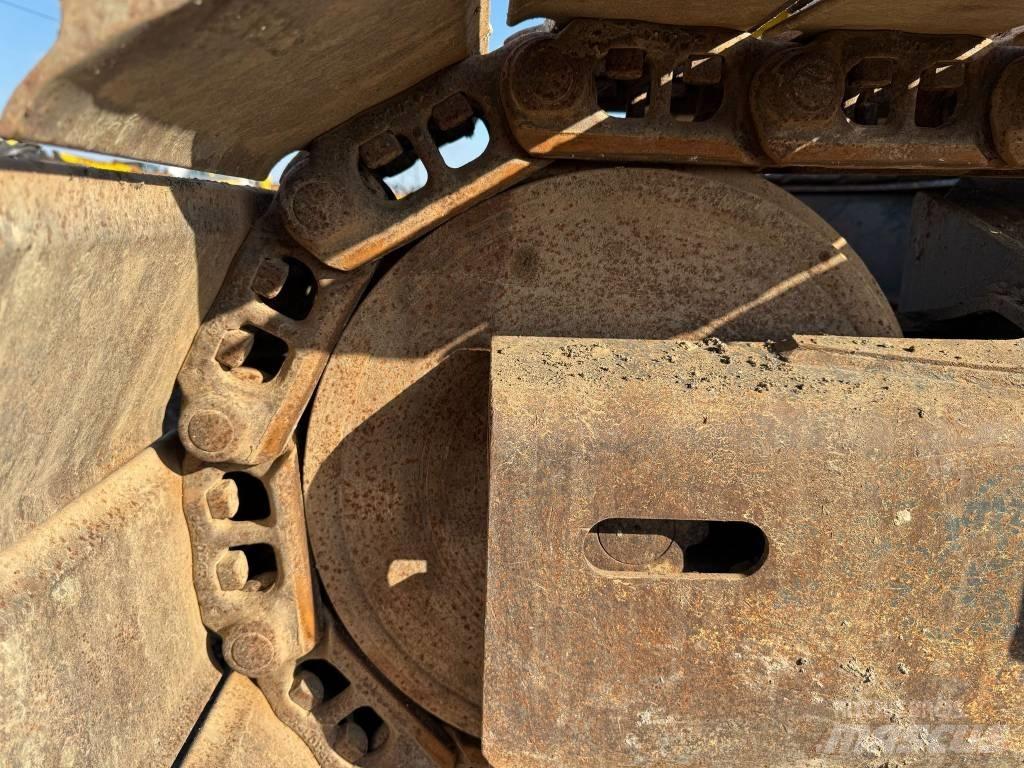Komatsu PC 138 Vikšriniai ekskavatoriai
