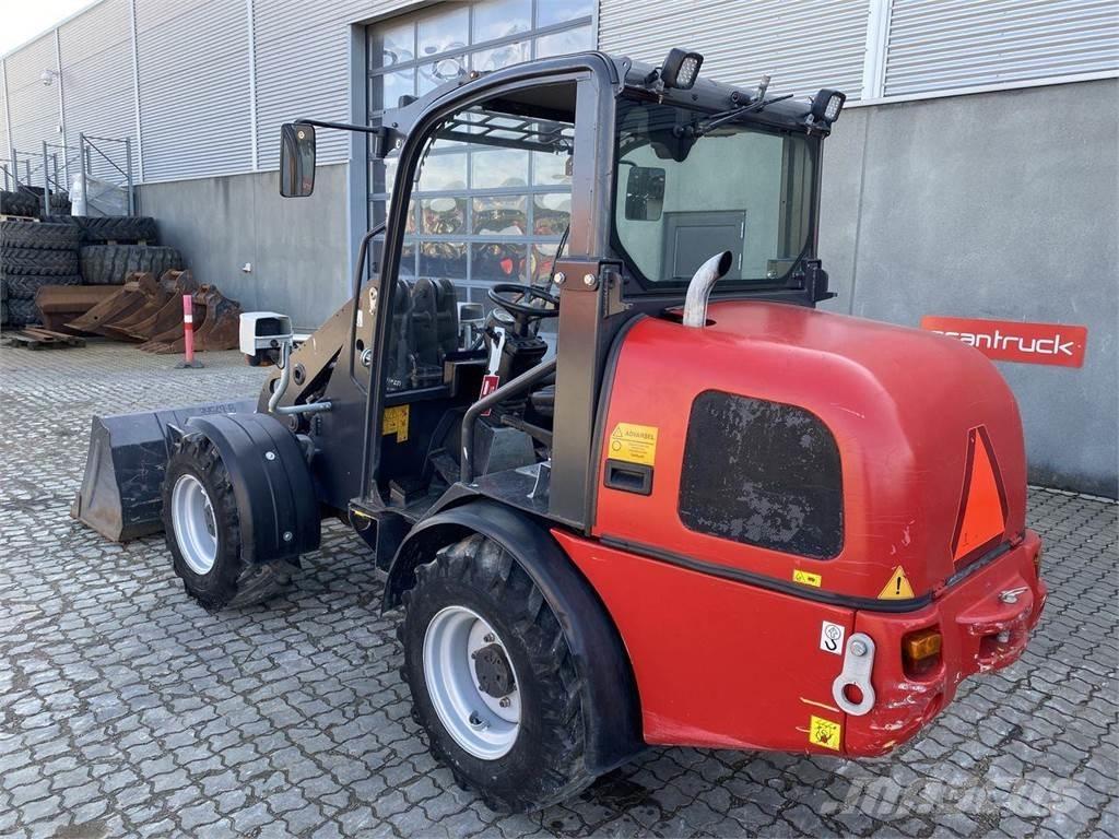 Weidemann 2070 Daugiafunkciniai pakrovėjai