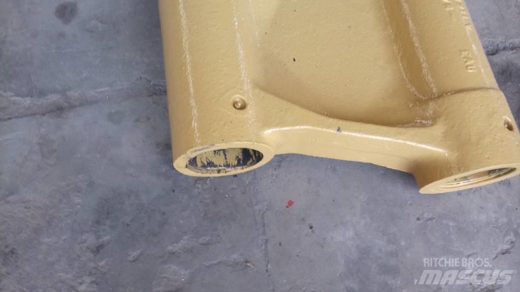 CAT 245 Važiuoklė ir suspensija