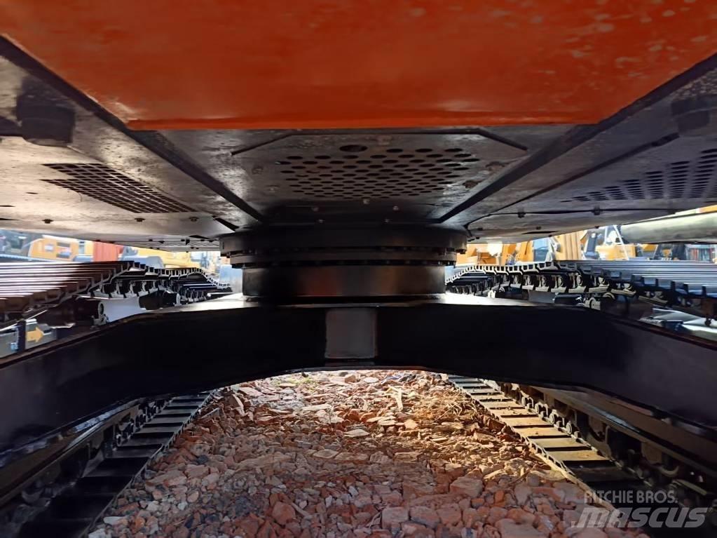 Hitachi ZX210LC Vikšriniai ekskavatoriai