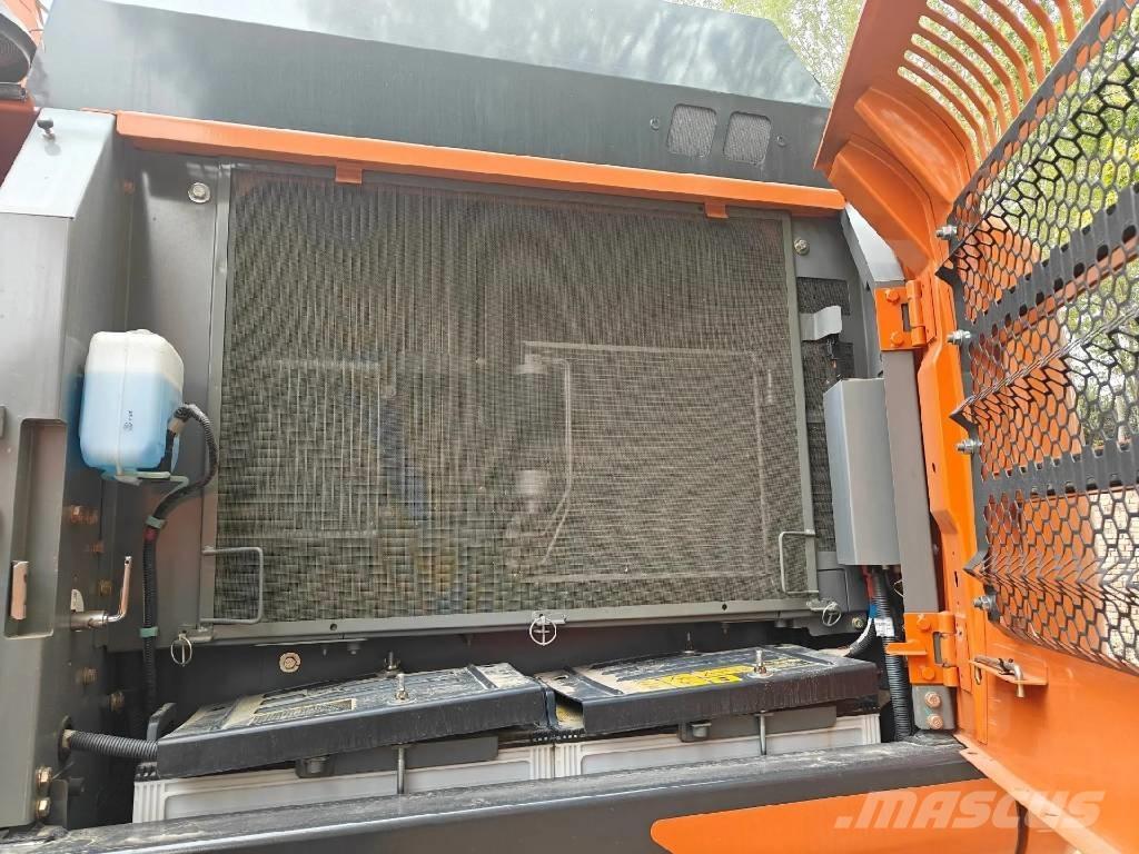 Hitachi ZX300 Vikšriniai ekskavatoriai