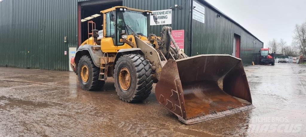Volvo L 120 H Naudoti ratiniai krautuvai