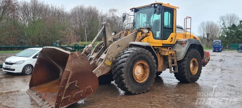 Volvo L 120 H Naudoti ratiniai krautuvai