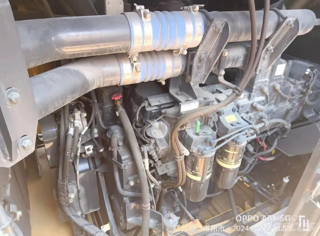 Komatsu PC 200 Vikšriniai ekskavatoriai