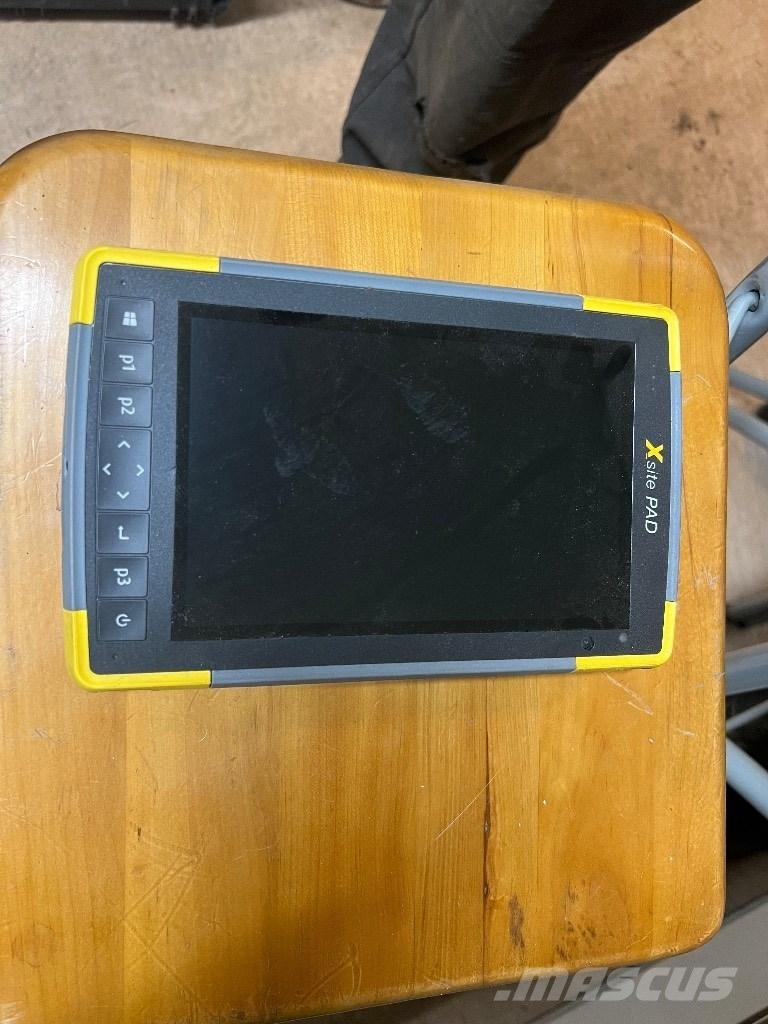 Komatsu PW 158-11 E0 Ratiniai ekskavatoriai