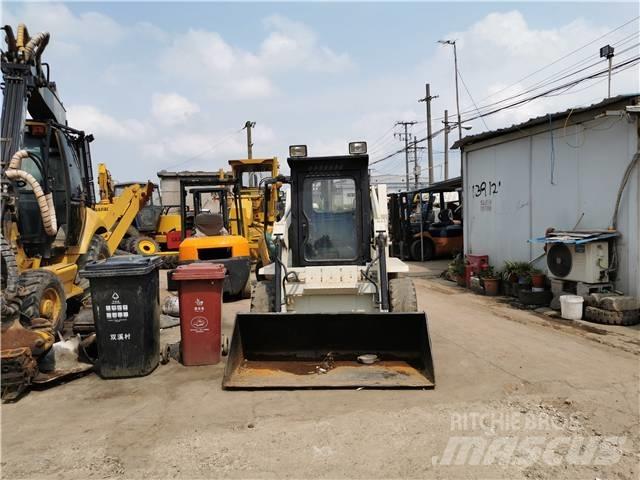 Bobcat S130 Krautuvai su šoniniu pasukimu