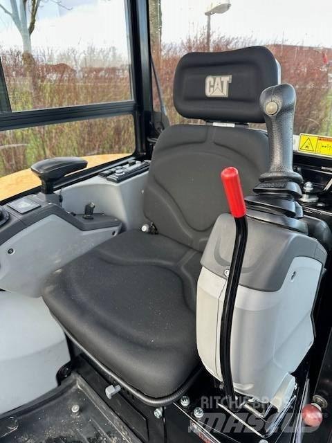 CAT 302.7 D CR Vikšriniai ekskavatoriai