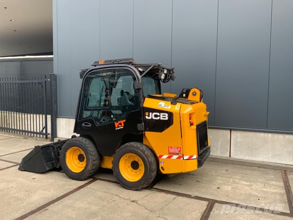 JCB 155 Krautuvai su šoniniu pasukimu
