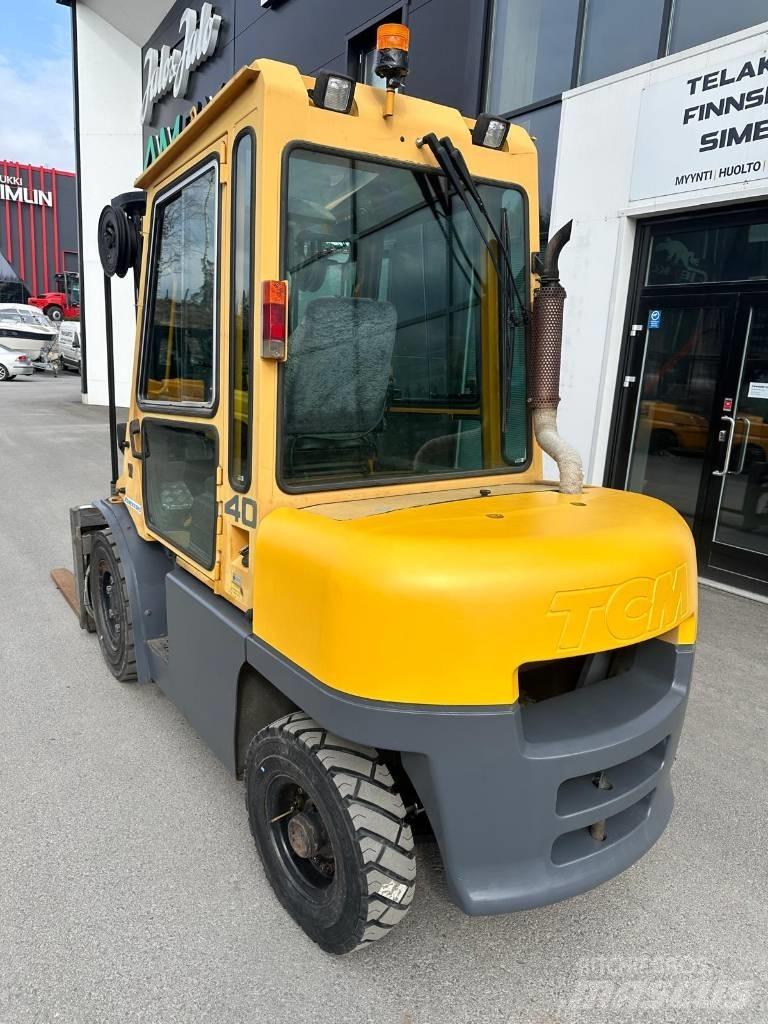 TCM FD40T8 Dyzeliniai krautuvai