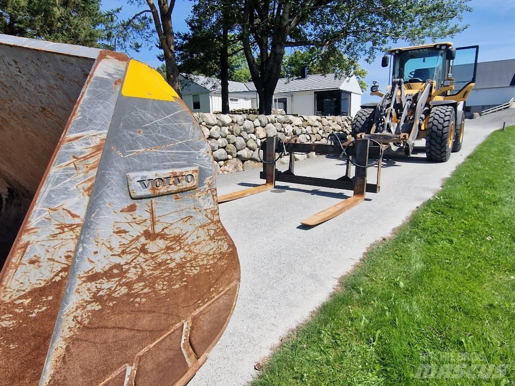 Volvo L 70 G Naudoti ratiniai krautuvai