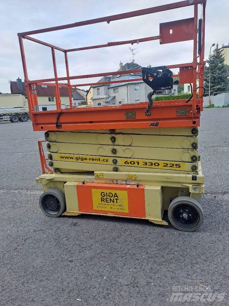 JLG 10rs Žirkliniai keltuvai