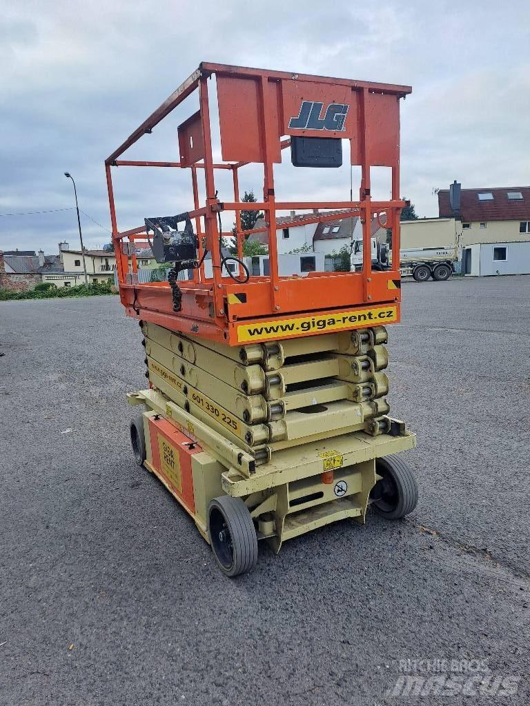 JLG 10rs Žirkliniai keltuvai