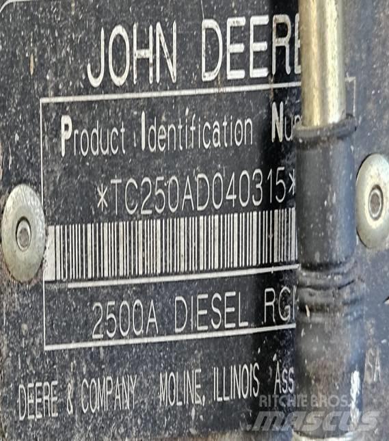 John Deere 2500 A Golfo laukų šienapjovės