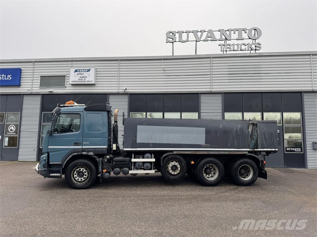 Volvo FMX 8x4 Savivarčių priekabų vilkikai