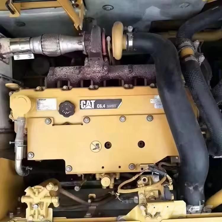 CAT 325 D Vikšriniai ekskavatoriai