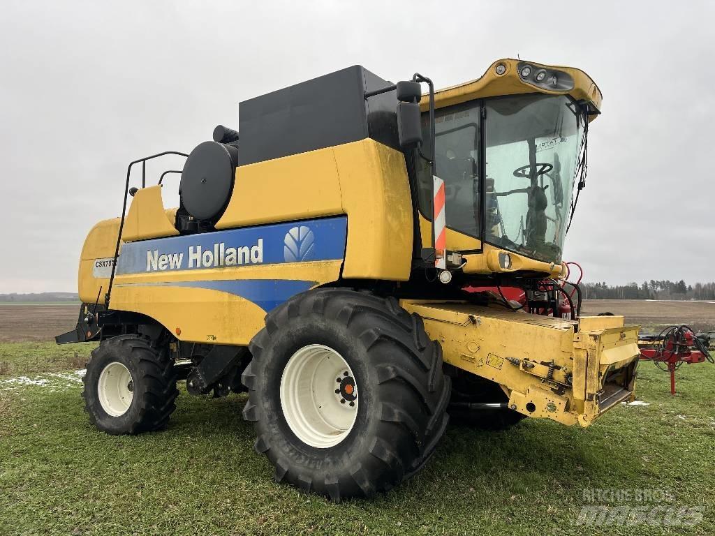 New Holland CSX 7070 Derliaus nuėmimo kombainai