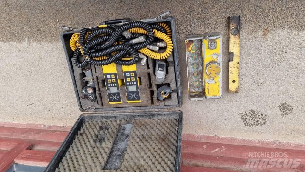Bomag BF 300 Asfalto klotuvai