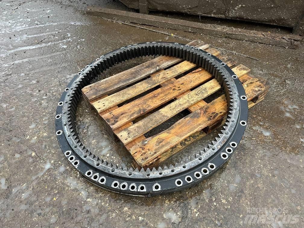 CAT 323 slew ring Ašys
