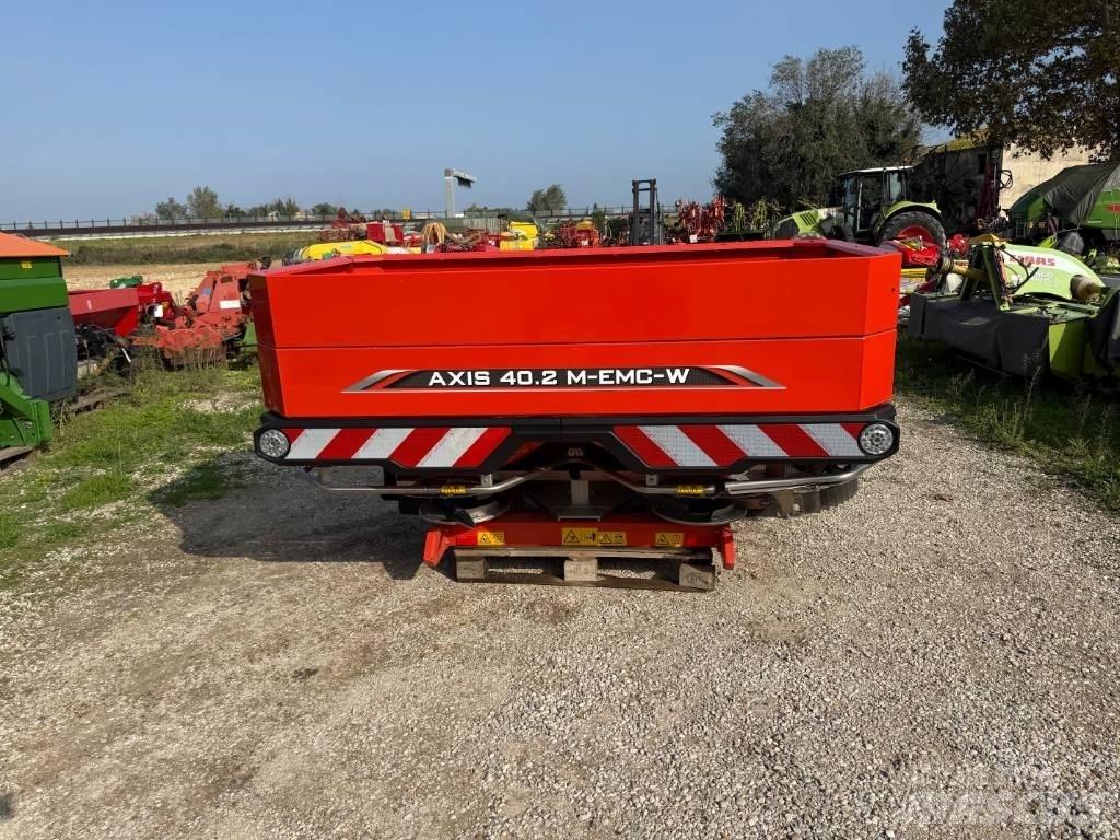 Kuhn AXIS 40.2 Trąšų purkštuvai