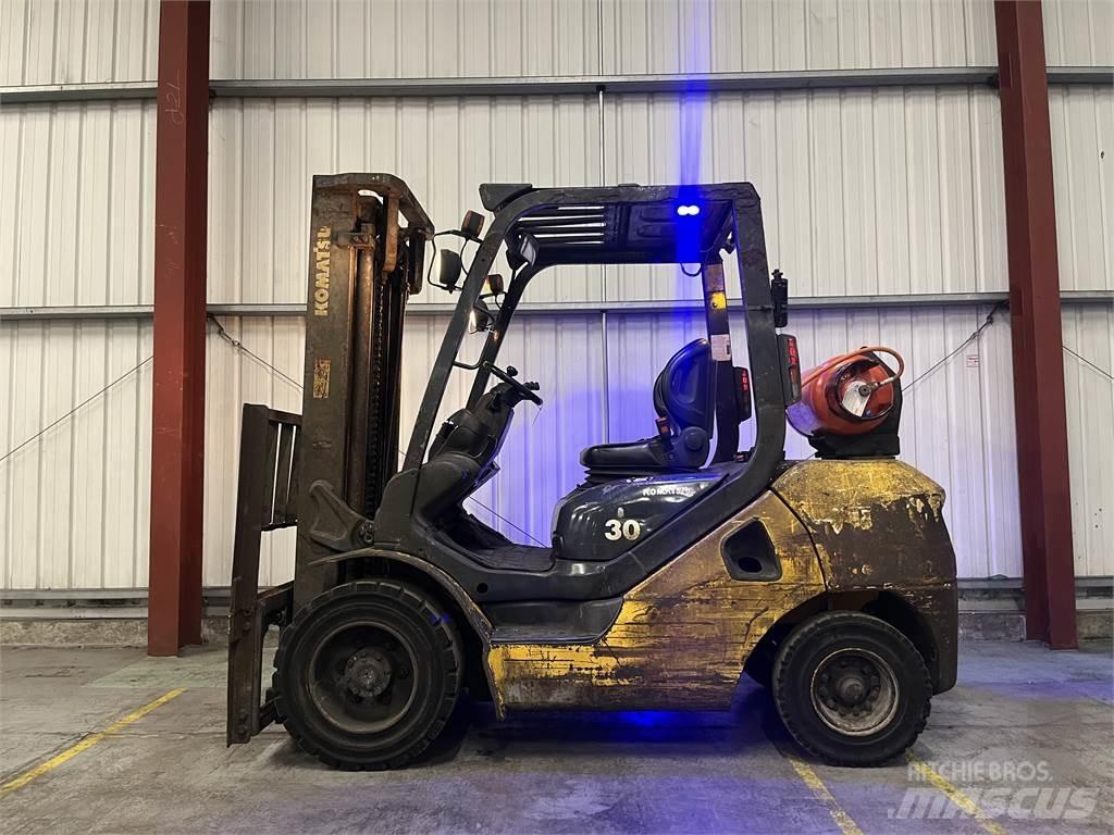 Komatsu FG30T-17 LPG (dujiniai) krautuvai