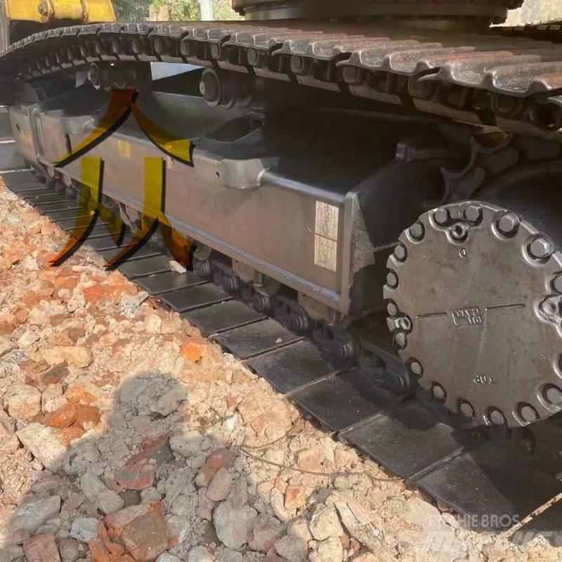Komatsu PC 200 Vikšriniai ekskavatoriai