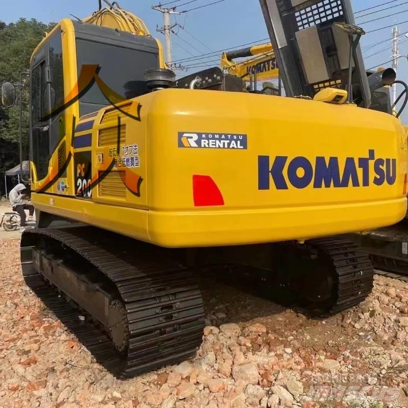 Komatsu PC 200 Vikšriniai ekskavatoriai