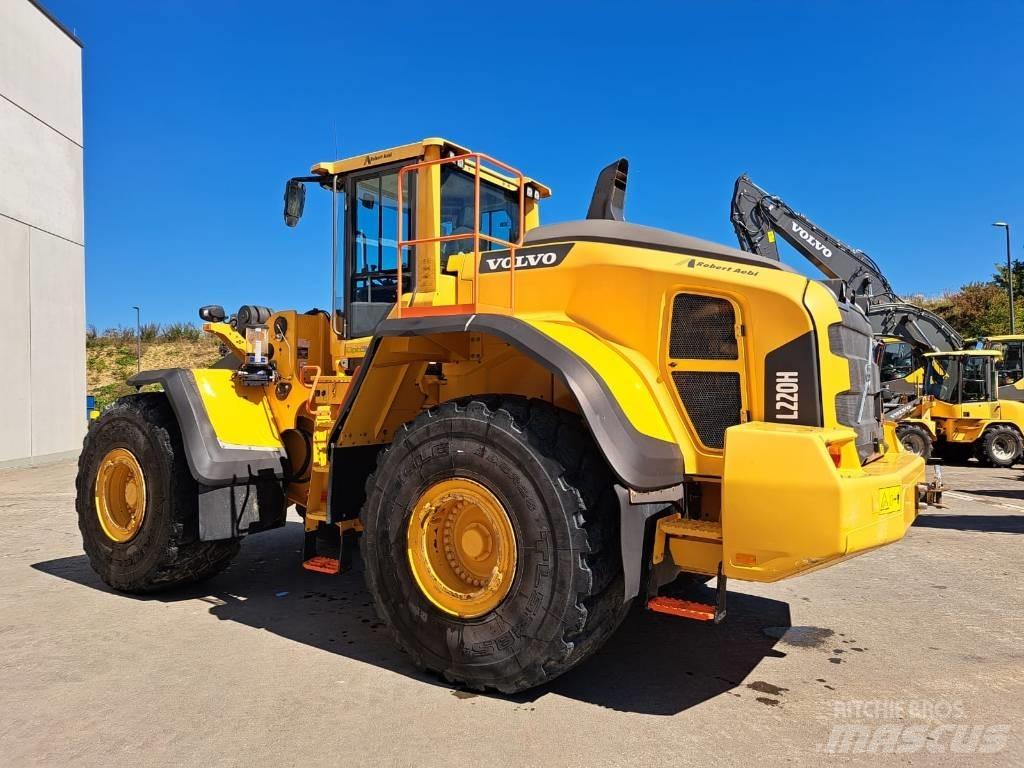 Volvo L 220 H Naudoti ratiniai krautuvai