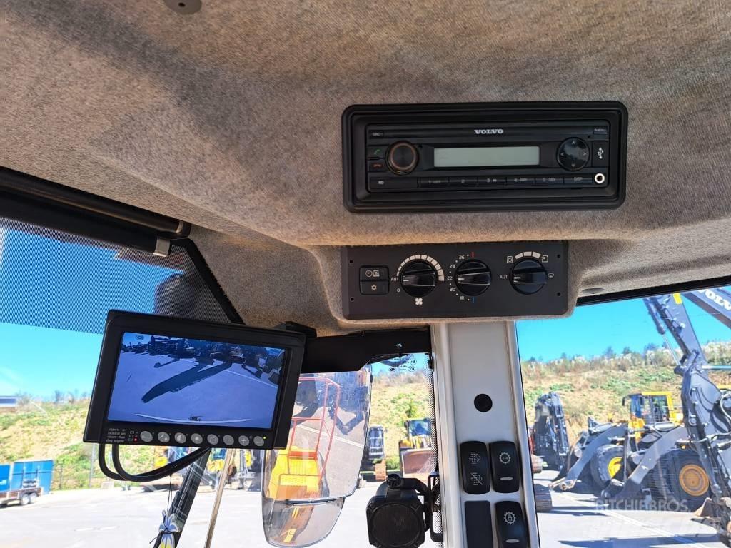 Volvo L 220 H Naudoti ratiniai krautuvai