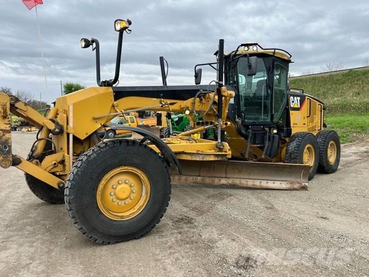 CAT 140 M Greideriai
