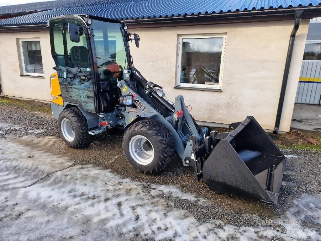 GiANT G2300 HD Daugiafunkciniai pakrovėjai