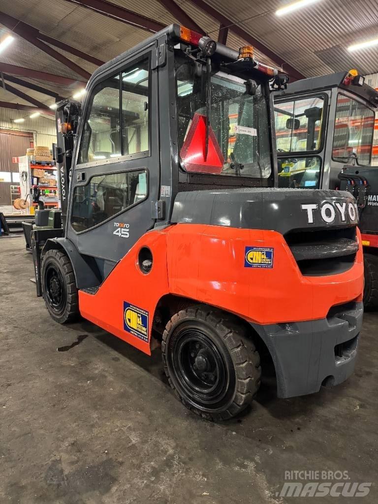 Toyota truck 8FD40N Dyzeliniai krautuvai