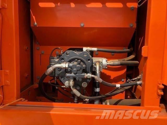 Doosan DX 225 Vikšriniai ekskavatoriai
