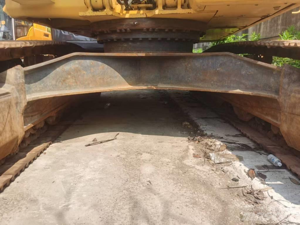 Komatsu PC 400-7 Vikšriniai ekskavatoriai