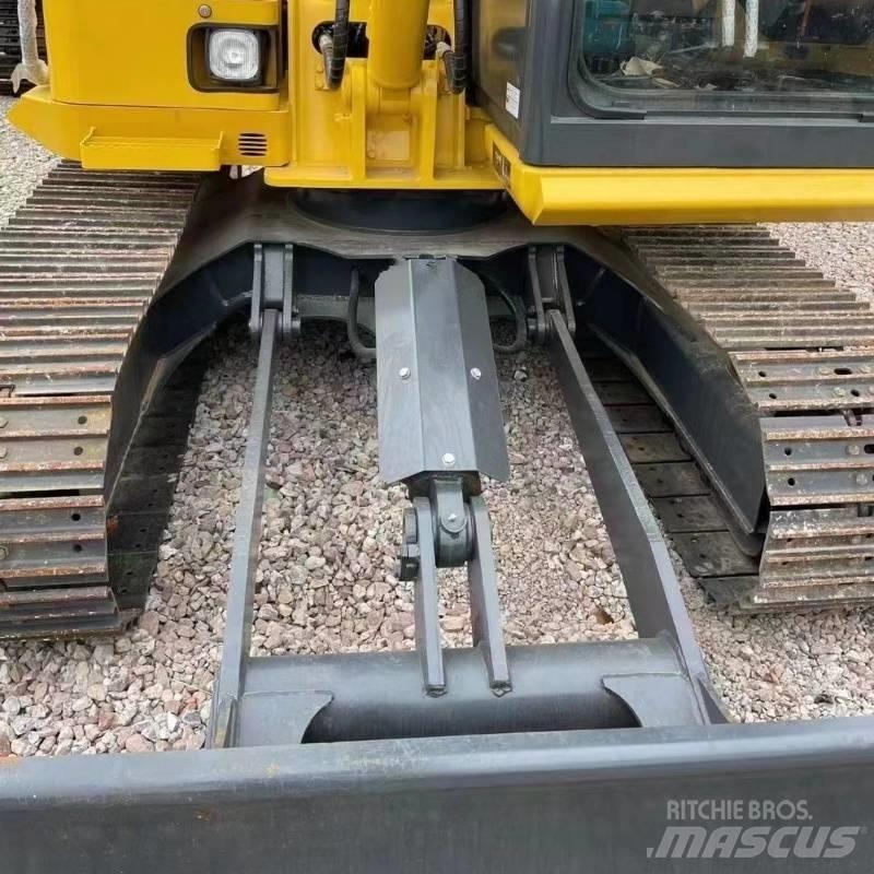 Komatsu PC70 Vikšriniai ekskavatoriai