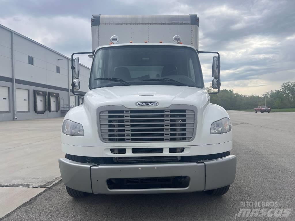 Freightliner M 106 Sunkvežimiai su dengtu kėbulu