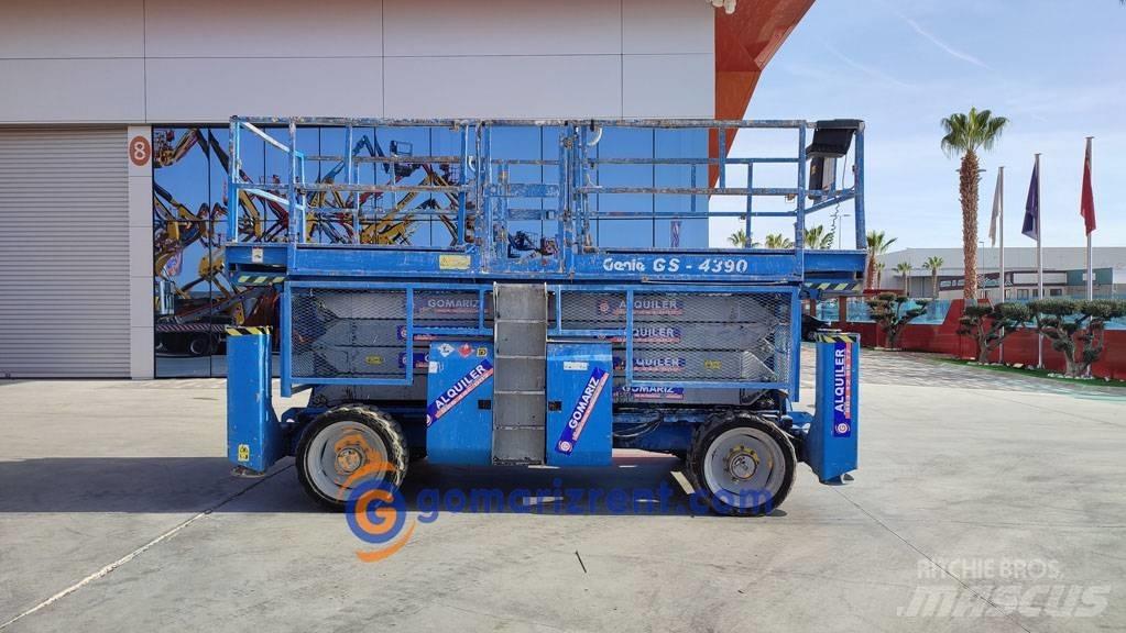 Genie GS 4390 RT Žirkliniai keltuvai