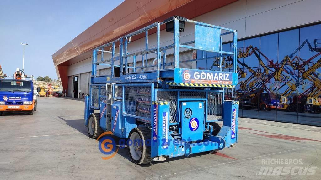 Genie GS 4390 RT Žirkliniai keltuvai