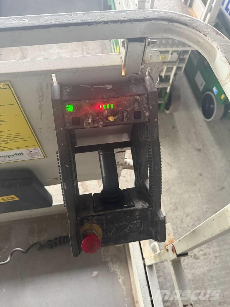 JLG 2646 ES Žirkliniai keltuvai