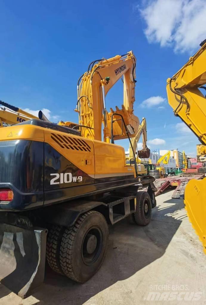 Hyundai R210W-9 Ratiniai ekskavatoriai
