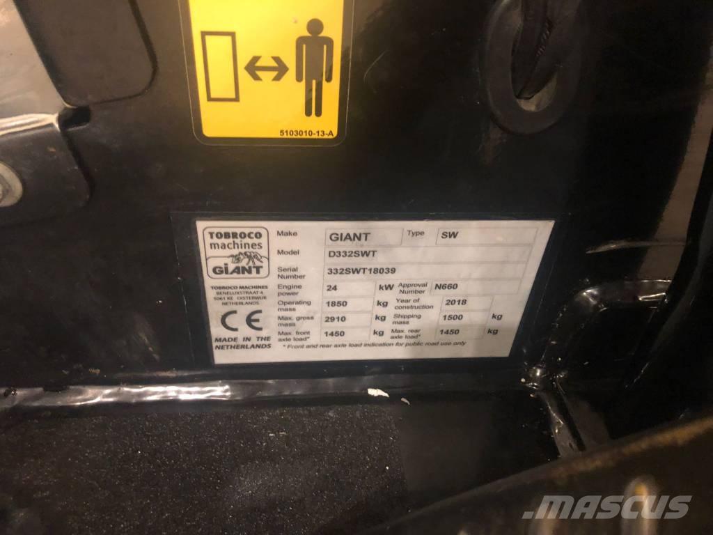GiANT D 332 SWT Daugiafunkciniai pakrovėjai