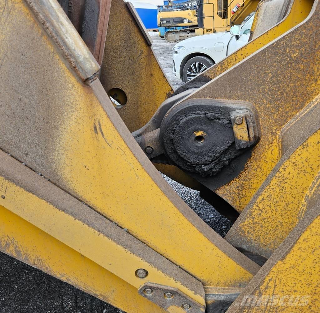 CAT 988 K Naudoti ratiniai krautuvai