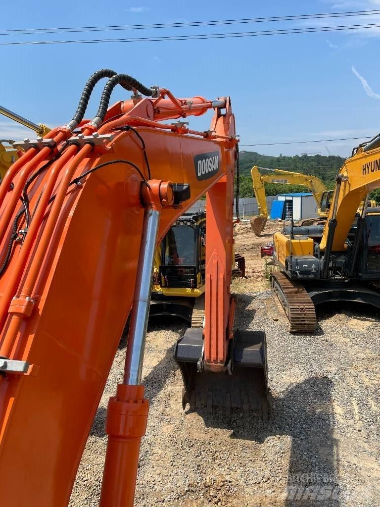 Doosan DX 260 Vikšriniai ekskavatoriai