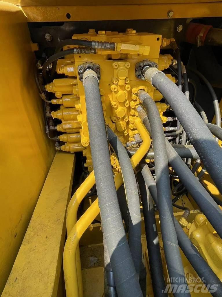 Komatsu PC 200-7 Vikšriniai ekskavatoriai