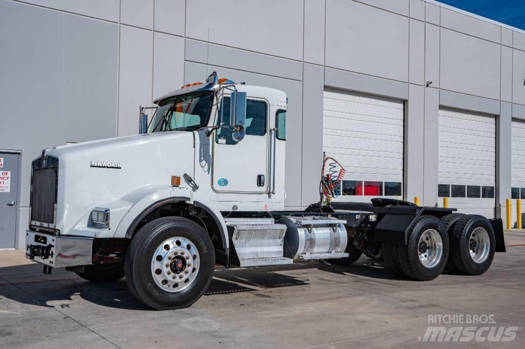 Kenworth T 800 Naudoti vilkikai