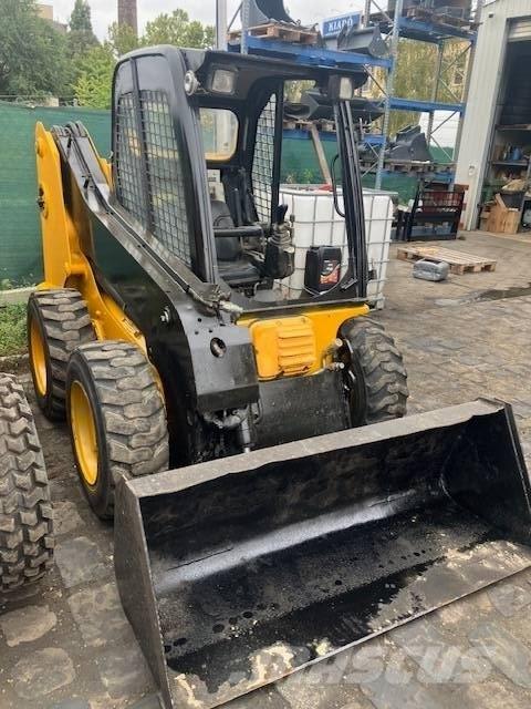 JCB 170 Krautuvai su šoniniu pasukimu